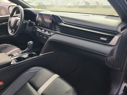 Used 2025 Toyota Camry SE image 21