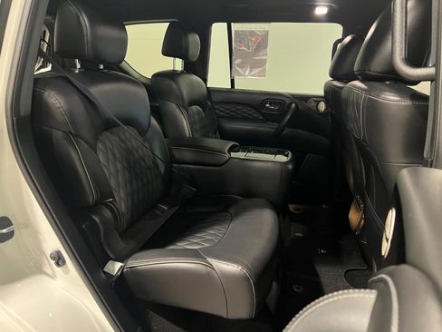 Used 2024 INFINITI QX80 Sensory image 40