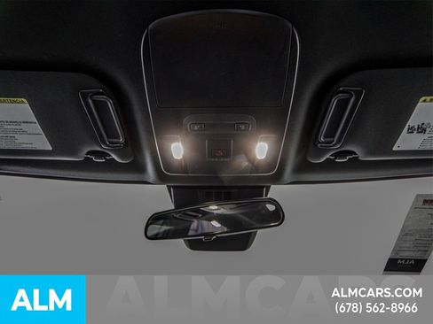 Used 2025 Toyota Camry SE image 27