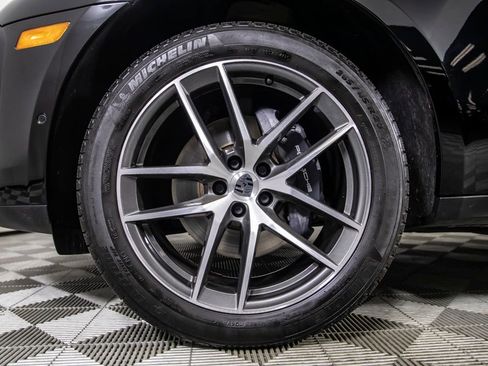 Used 2022 Porsche Macan AWD/4WD image 44