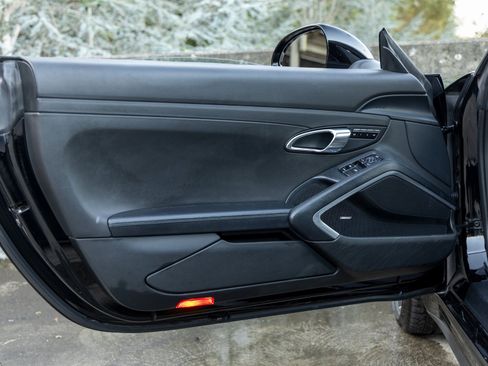 Certified 2014 Porsche 911 Carrera 4S image 21