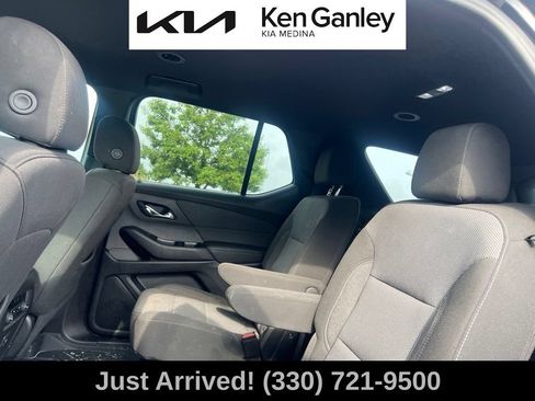 Used 2023 Chevrolet Traverse LT w/ LPO, Floor Liner Package FWD image 10