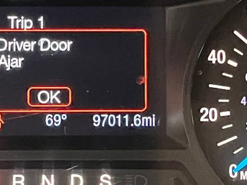 Used 2019 Ford Edge SE AWD/4WD image 23