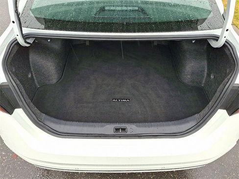 Used 2024 Nissan Altima 2.5 SV image 24