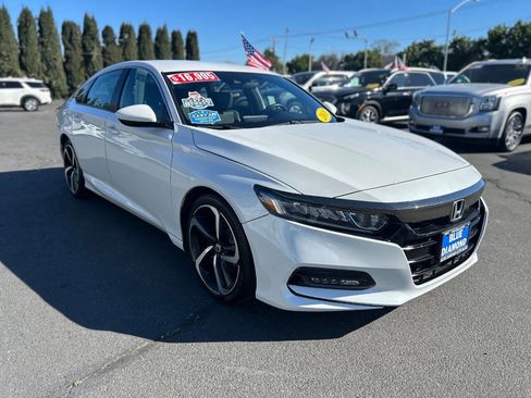 Used 2018 Honda Accord Sport image 2