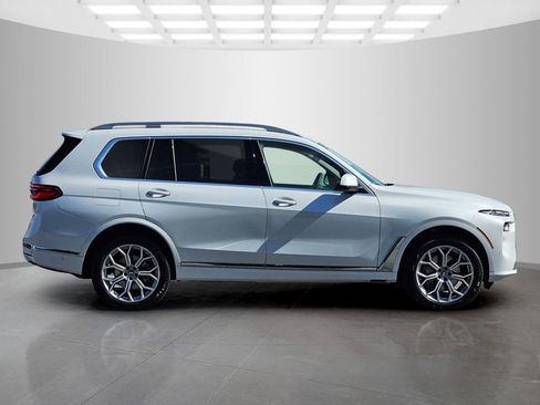 New 2026 BMW X7 xDrive40i w/ Climate Comfort Package AWD/4WD image 7