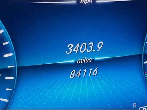 Used 2020 Mercedes-Benz GLC 300 w/ Premium Package image 8