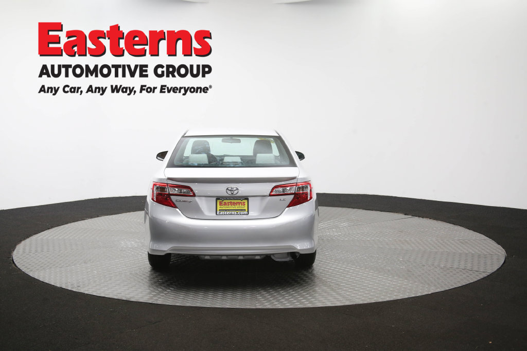 Used 2014 Toyota Camry LE FWD image 38
