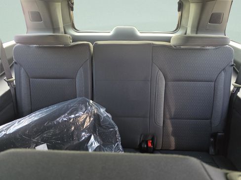 New 2026 Chevrolet Suburban LS image 21