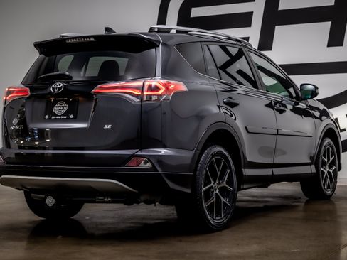 Used 2016 Toyota RAV4 SE w/ Advanced Technology Package FWD image 31