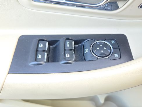 Used 2018 Ford Taurus SE FWD image 27