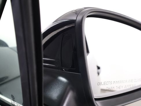 Used 2023 Volkswagen Tiguan SE AWD/4WD image 38