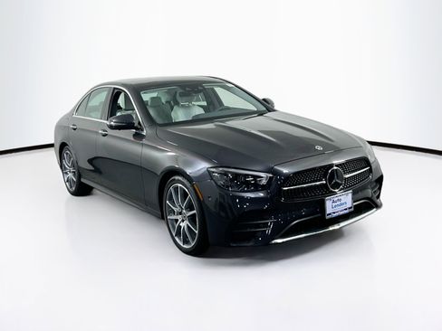 Used 2023 Mercedes-Benz E 350 4MATIC Sedan image 3