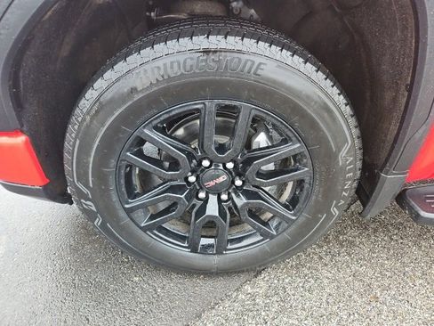 Used 2025 GMC Sierra 1500 Elevation image 10