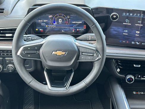 New 2025 Chevrolet Suburban Premier image 14