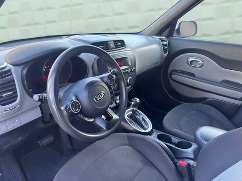 Used 2015 Kia Soul FWD image 11