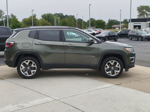 Used 2018 Jeep Compass Limited AWD/4WD image 4