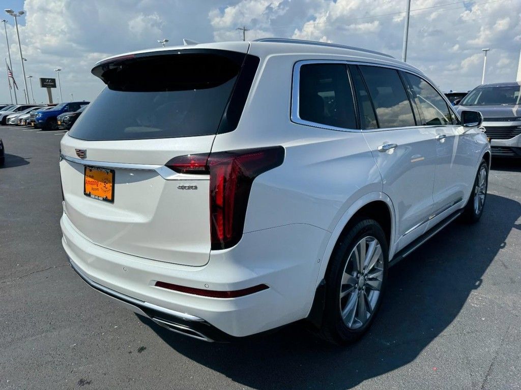 Used 2024 Cadillac XT6 Premium Luxury w/ Technology Package AWD/4WD image 3
