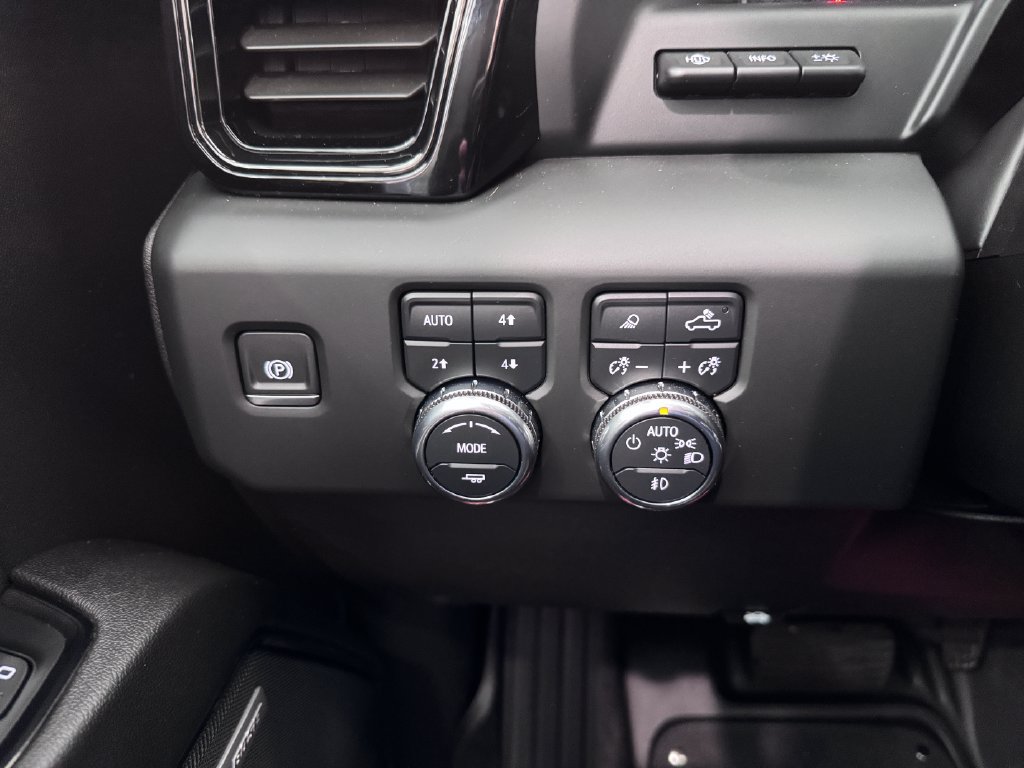 Certified 2024 GMC Sierra 1500 AT4 w/ Technology Package AWD/4WD image 26
