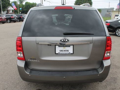 Used 2012 Kia Sedona LX w/ PWR Pkg FWD image 4