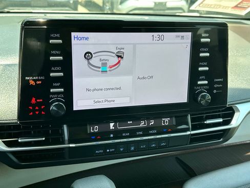 Used 2023 Toyota Sienna LE FWD image 26