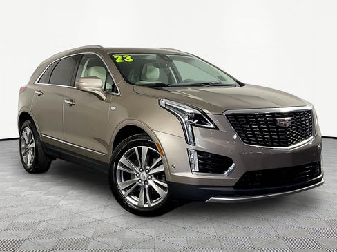 Used 2023 Cadillac XT5 Premium Luxury w/ Technology Package AWD/4WD image 3