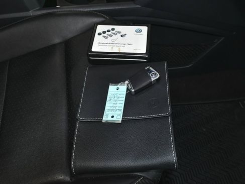 Used 2021 Volkswagen Atlas Cross Sport SEL R-Line image 63