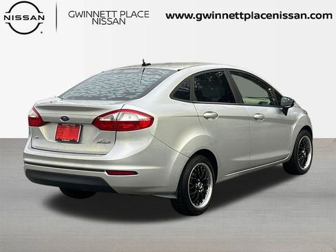 Used 2016 Ford Fiesta SE image 5