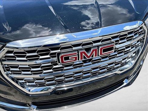 Used 2022 GMC Terrain Denali w/ Denali Premium Package AWD/4WD image 30