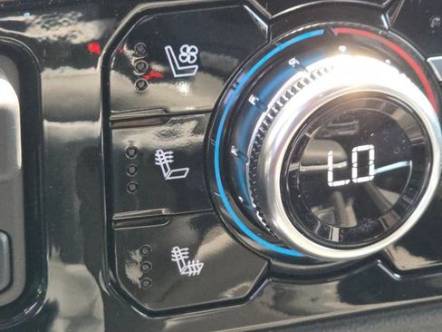 New 2026 GMC Sierra 1500 SLT image 38