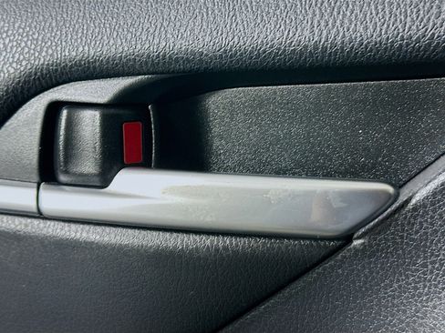 Used 2023 Toyota Camry SE image 14