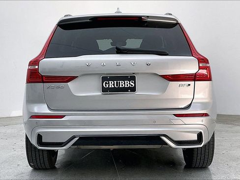 Certified 2025 Volvo XC60 B5 Plus image 7