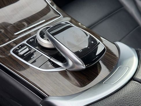 Used 2018 Mercedes-Benz C 350e Sedan image 27