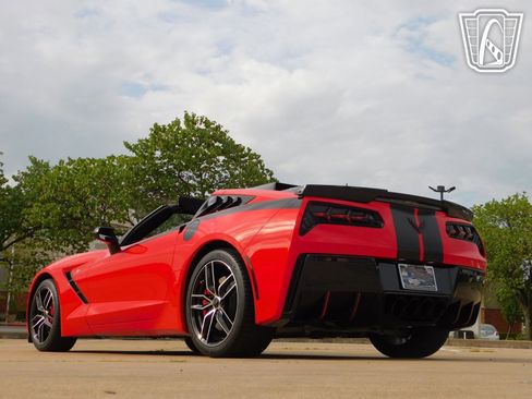 Used 2018 Chevrolet Corvette Stingray Coupe w/ 1LT image 19