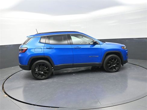 Used 2022 Jeep Compass Latitude image 8