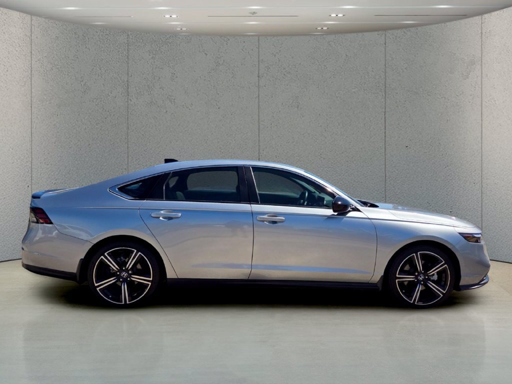 Used 2024 Honda Accord Sport image 6