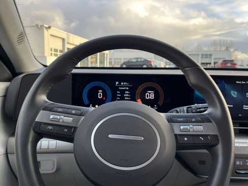 Used 2025 Hyundai Kona SEL image 28