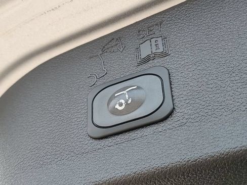 Used 2018 Ford Escape SEL FWD image 26