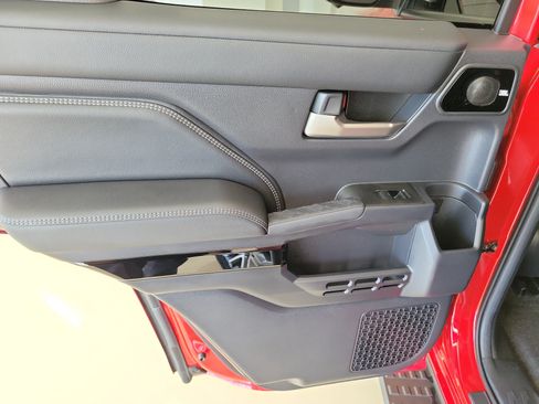 Used 2025 Toyota 4Runner Limited AWD/4WD image 13