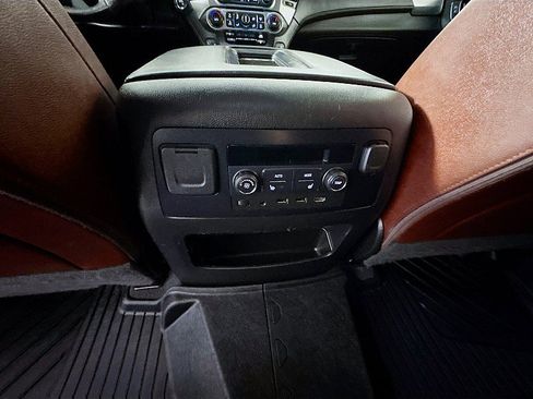Used 2019 Chevrolet Tahoe Premier w/ Premier Plus Edition AWD/4WD image 22