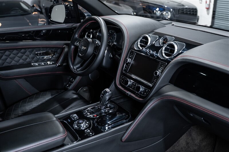 Used 2017 Bentley Bentayga AWD/4WD image 59