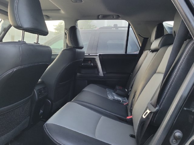 Used 2022 Toyota 4Runner SR5 Premium w/ Moonroof Package AWD/4WD image 8