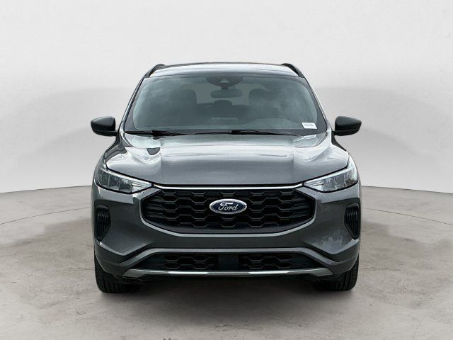Used 2024 Ford Escape ST-Line AWD/4WD image 2