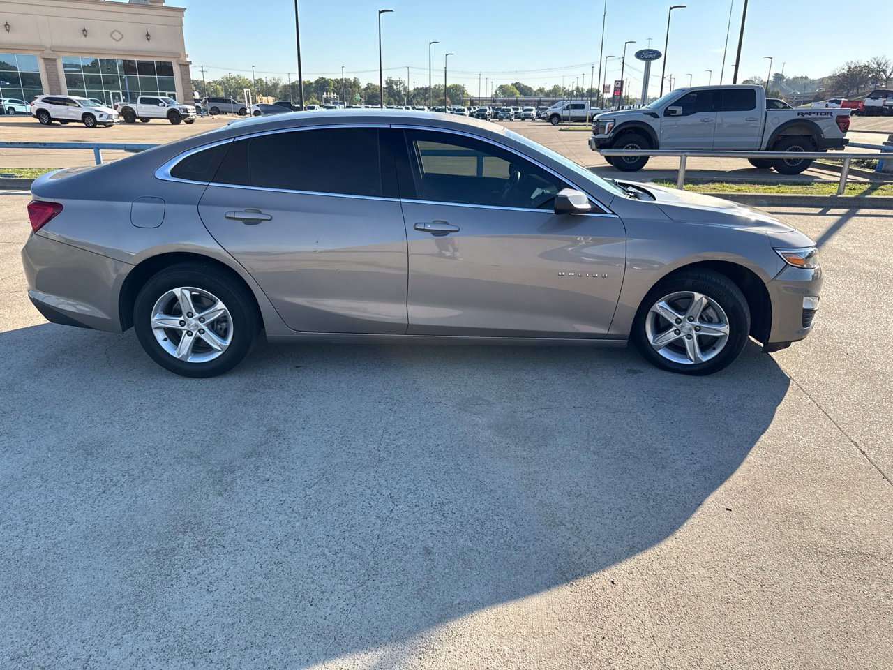 Used 2023 Chevrolet Malibu LT FWD image 18