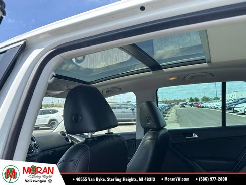 Used 2016 Volkswagen Tiguan SEL FWD image 17