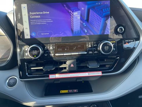New 2026 Toyota Highlander Platinum AWD/4WD image 23