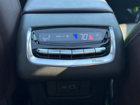 Used 2021 Cadillac XT6 Premium Luxury w/ LPO, Floor Liner Package AWD/4WD image 34