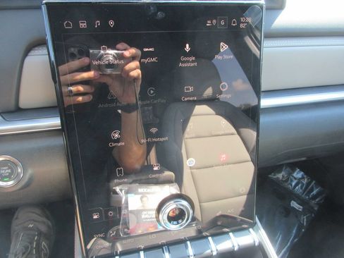 New 2027 GMC Terrain Elevation w/ Elevation Premium Package FWD image 16