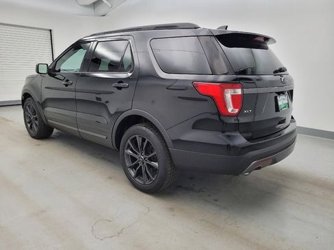 Used 2017 Ford Explorer XLT w/ Equipment Group 202A AWD/4WD image 3