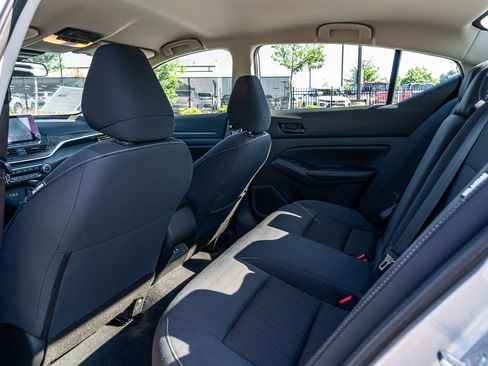Used 2025 Nissan Altima 2.5 SV FWD image 16